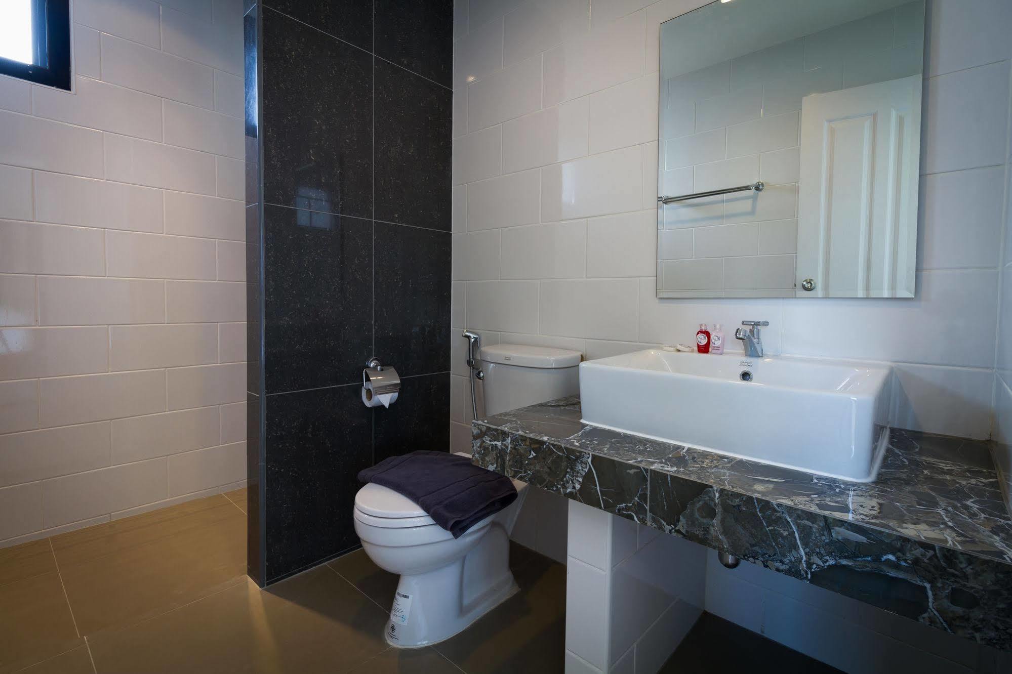 Отель Rest Solution Чиангмай Экстерьер фото